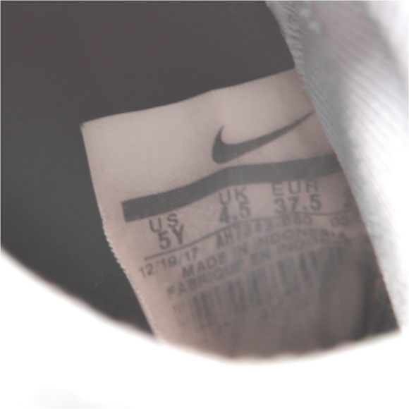 NIKE Jr. Mercurial High-Tops Size 5Y + Under Armour Complimentary Youth Cap - Picture 11 of 16